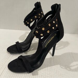 Women’s Wild Diva Black With Gold Studs High Heels Size 9 US!